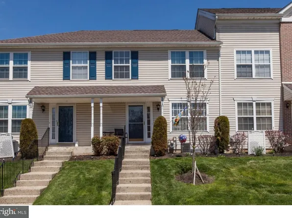 1016 Woodview Ct #16, Warrington, PA 18976