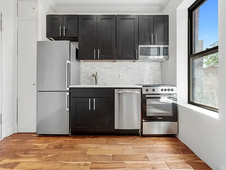 102 Christopher St #2DD — Photo 4