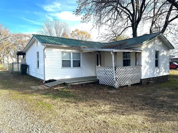 108 Antes St, Henryetta, OK 74437