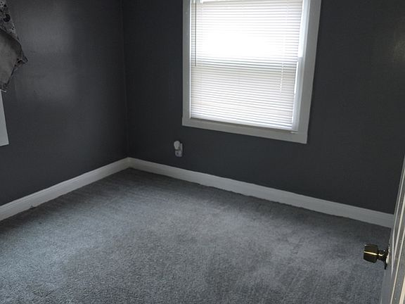 4th image of 12101 Revere Ave