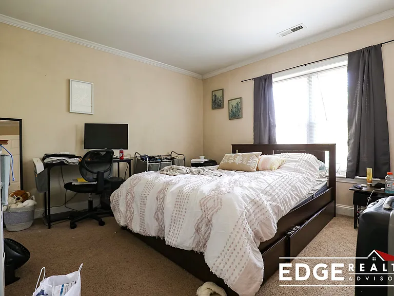 168 Newton St #4 — Photo 10