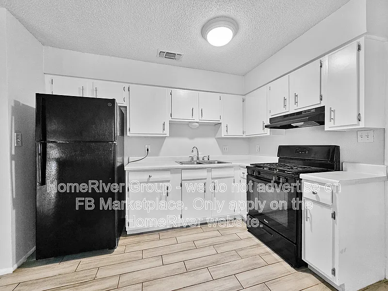 3 bed, 2.0 bath, 912 sqft, $1,245 — Photo 4