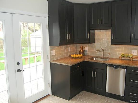 3rd image of 3215 Ferris Ave
