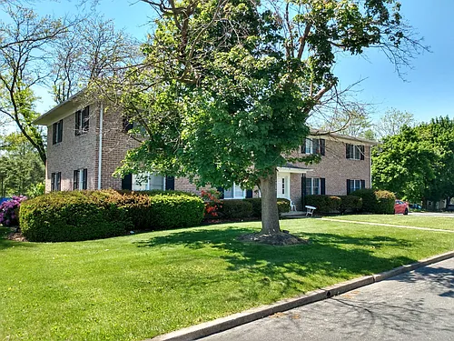 74 Horst Ave Photo 1