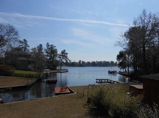 529 W Lakeshore Dr, Carriere, MS 39426