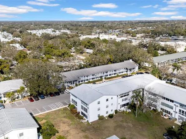 300 Glennes Ln APT 203, Dunedin, FL 34698