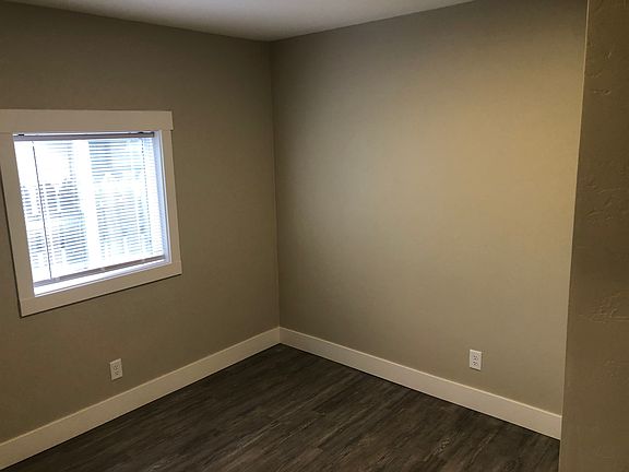 5th image of 1015 Stephens Ave #102