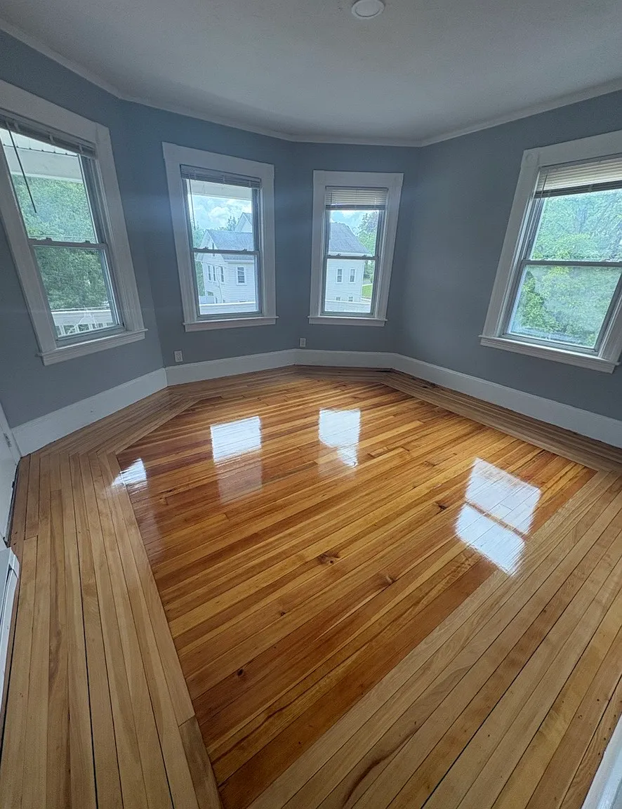 3 bed, 3884 sqft, $2,600 — Photo 2