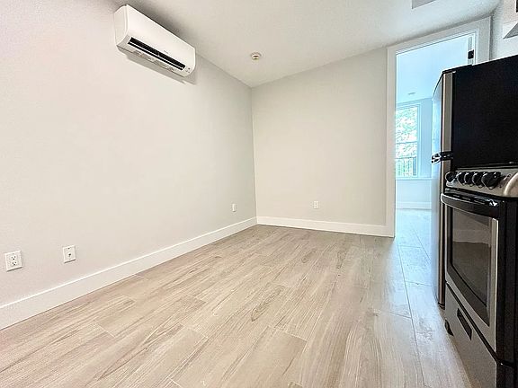 5th image of 222 E 53rd St #1
