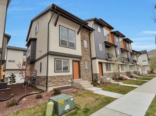 578 Life Dr, Bluffdale, UT 84065