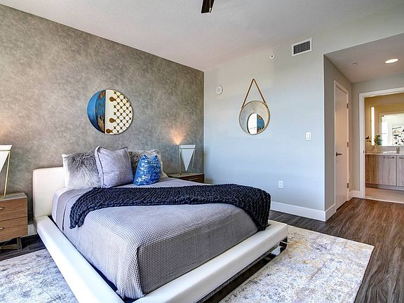 Motion at Dadeland Unit Bedroom