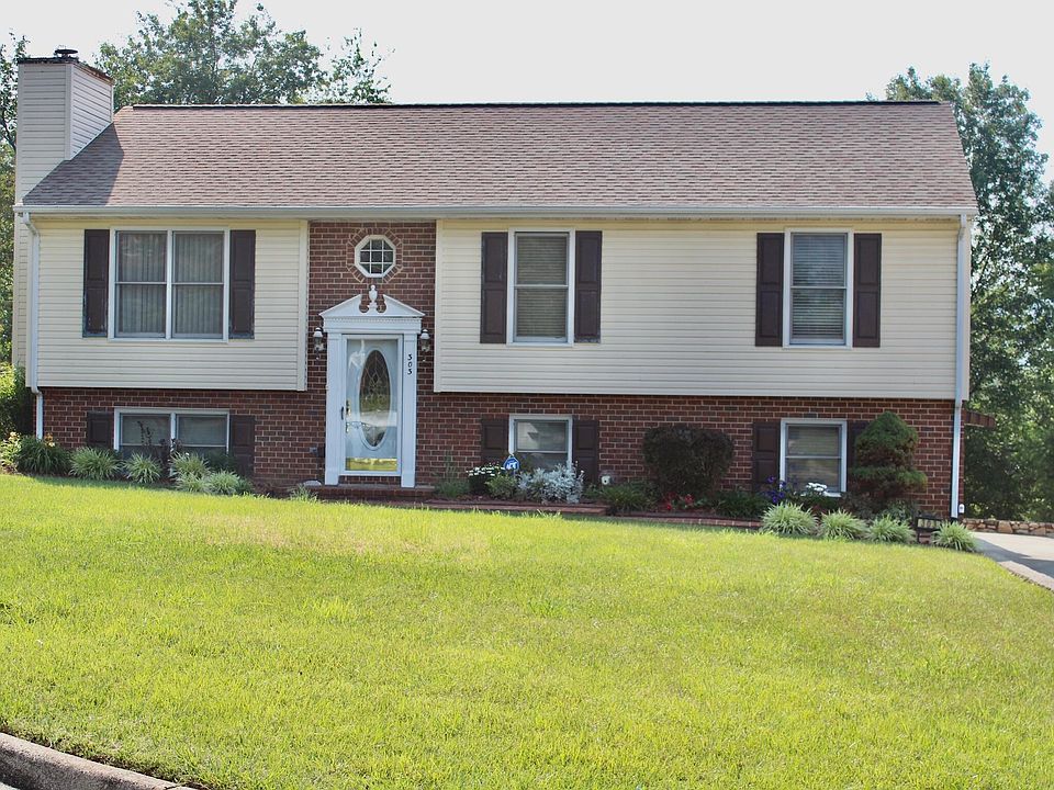 1st image of 303 Brittany Ln