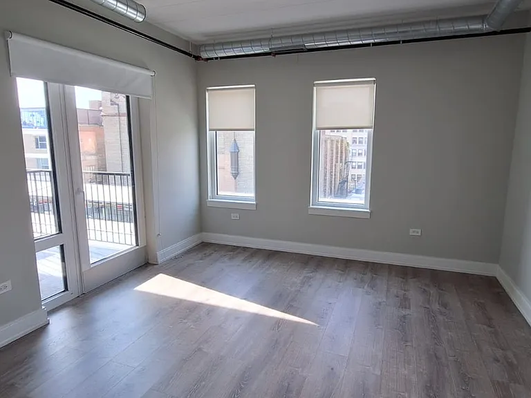941-202 W Belmont Ave — Photo 1