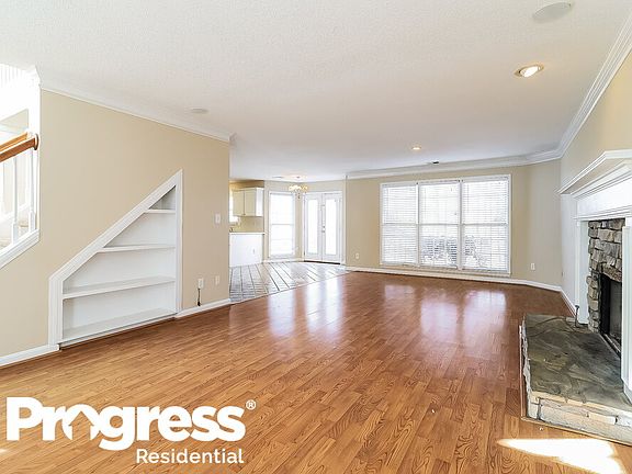 5th image of 632 Radford Cir