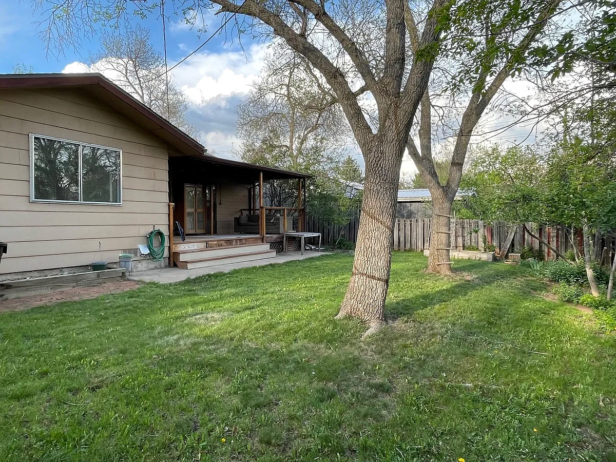 Building Photo - 1875 Del Rosa Ct