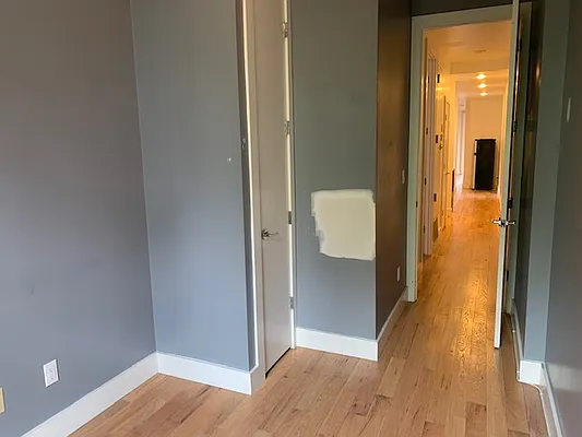 Rented by Premier Metro Realty Corp | media 49