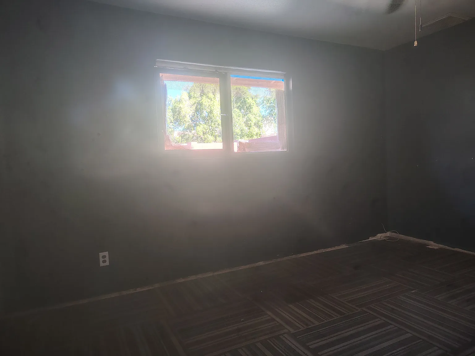 3 bed, 1800 sqft, $900 — Photo 2
