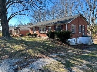 2nd image of 1900 Woodmont Dr