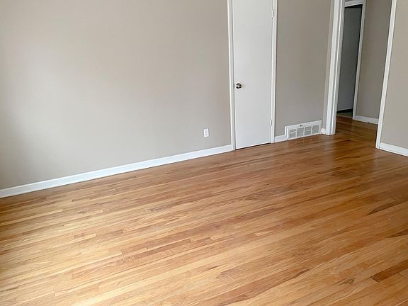 2nd image of 5247 Loch Lomond Dr