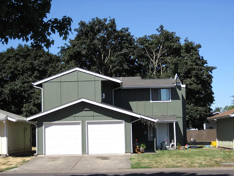 2083 Laurelhurst Dr — Photo 8