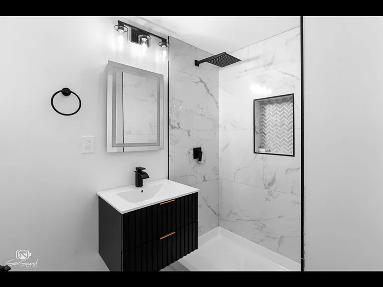 7227 S Paulina St — Photo 9
