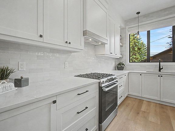 3rd image of 14711 88th Ave NW