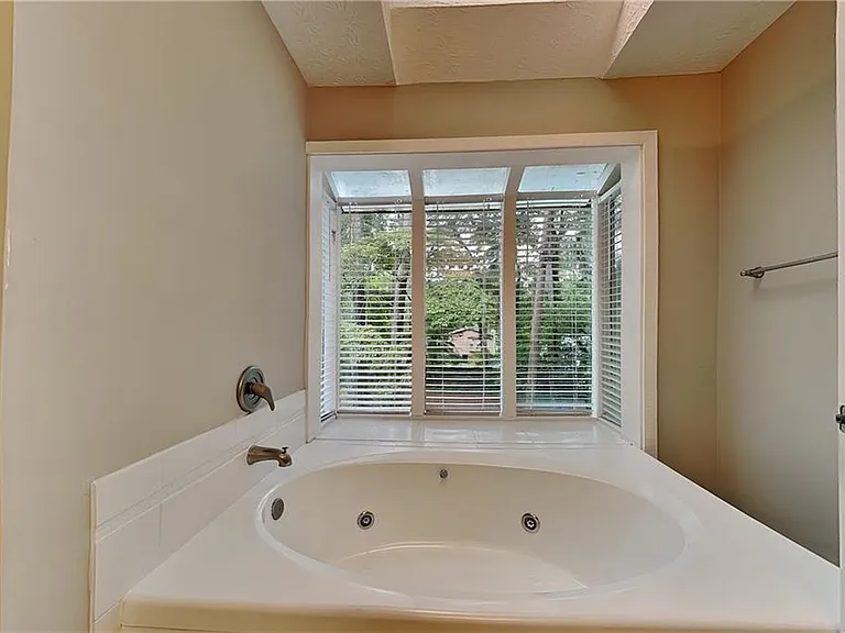 5142 Manitou Way — Photo 9