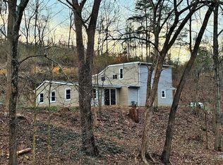 14 Morris Rd, Duncannon, PA 17020