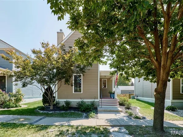 3321 Canal St, Saint Charles, MO 63301
