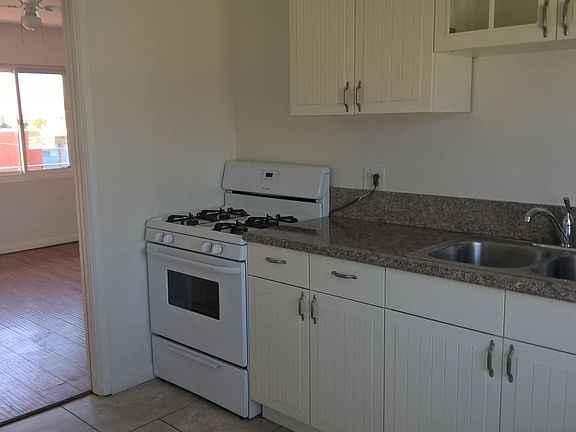 2nd image of 3962 1st Ave