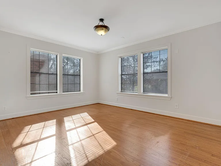 2306 Blodgett St #1 — Photo 9