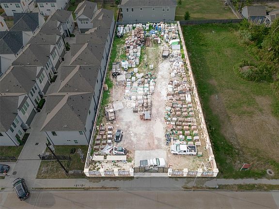 2nd image of 4440 W Tidwell Rd