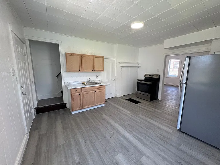 217 S Hartley St — Photo 1