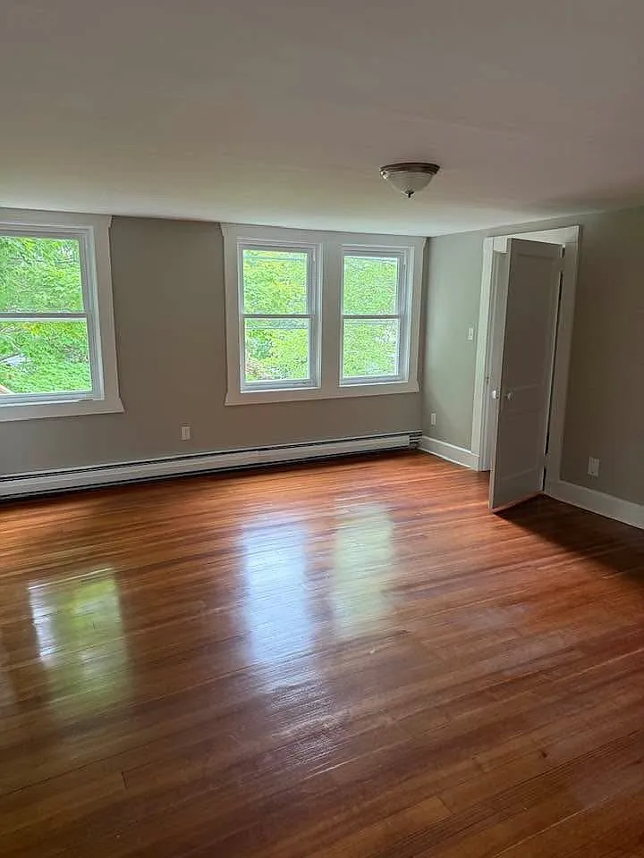 2 bed, 1000 sqft, $2,100 — Photo 3