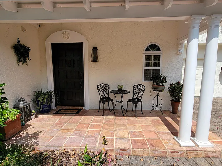 525 Melrose Ave — Photo 33