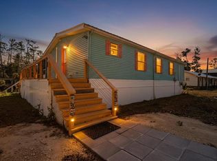 1306 Palm St NE, Steinhatchee, FL 32359