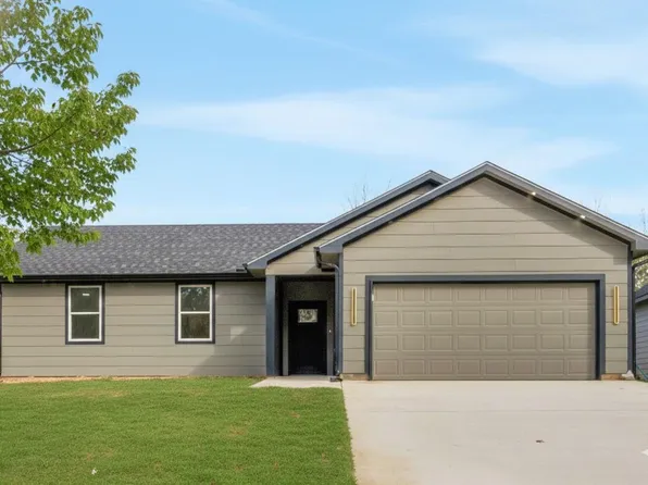 330 S Pine Harbour Dr, Coldspring, TX 77331