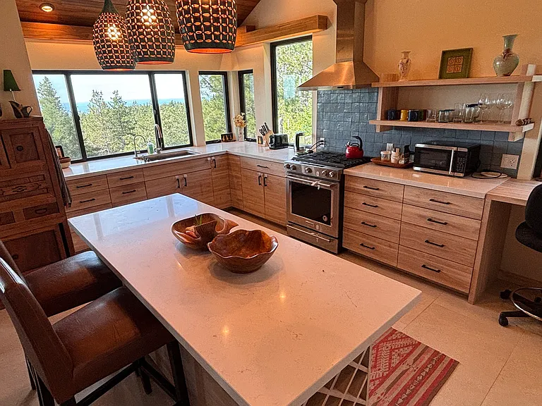 Iversen Rd — Photo 9