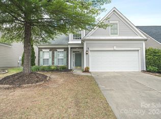 8433 Darcy Hopkins Dr, Charlotte, NC 28277