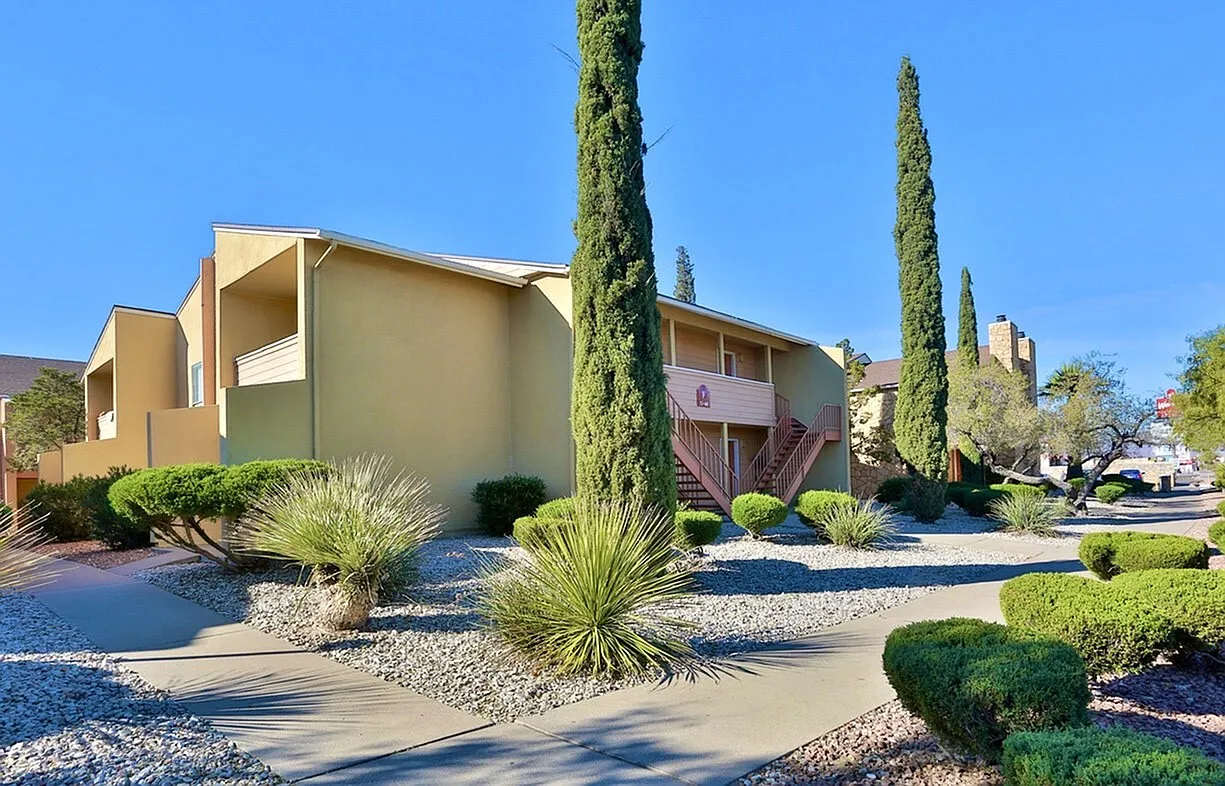 San Mateo Apartments — Photo 1