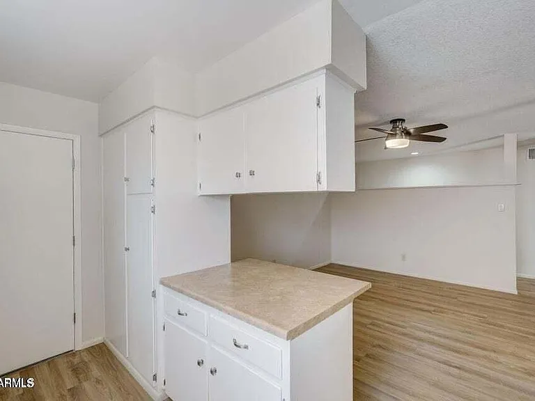 6310 W Berridge Ln — Photo 17