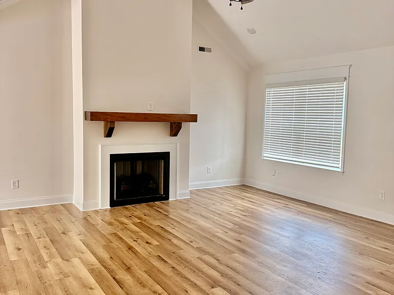 631 Brookes Lndg NW — Photo 8