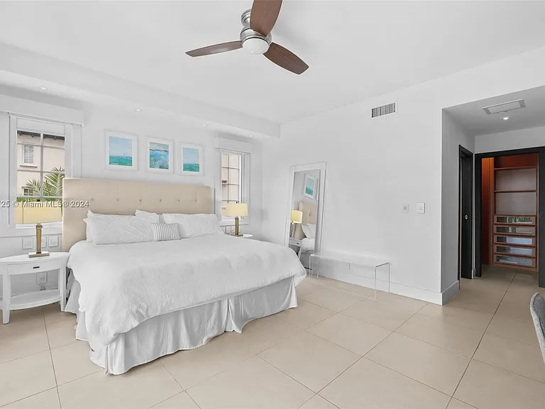19127 Fisher Island Dr #19127 — Photo 23
