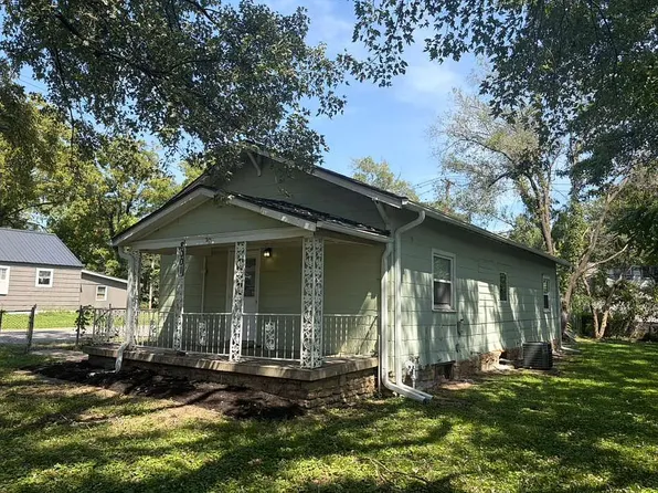 8001 Euclid Ave, Kansas City, MO 64132