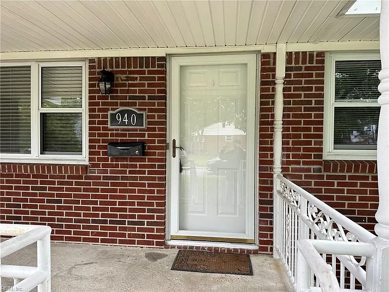 940 Redwood Cir — Photo 30