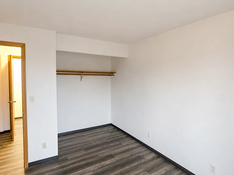 222 6th St SW #12 — Photo 7