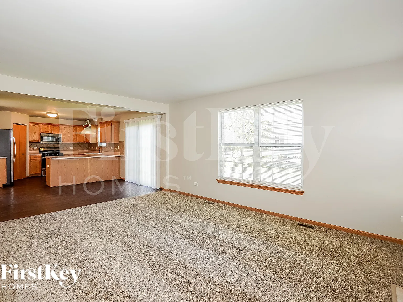 4 bed, 2.0 bath, 2404 sqft, $2,930 — Photo 3