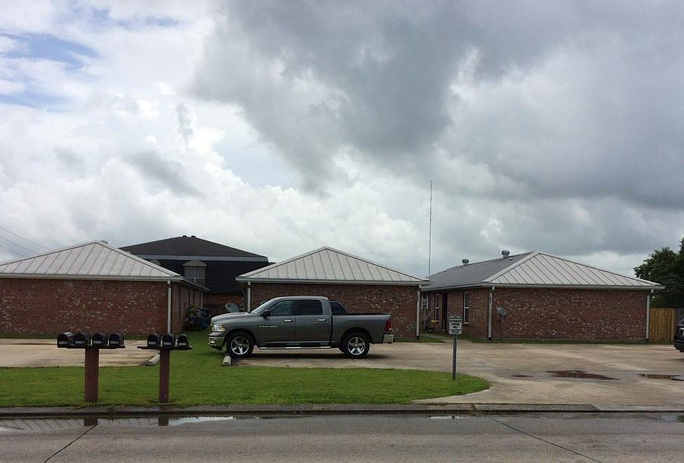 Vicari Street view, parking lot