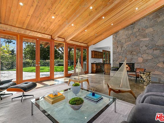 4th image of 1238 Benedict Canyon Dr