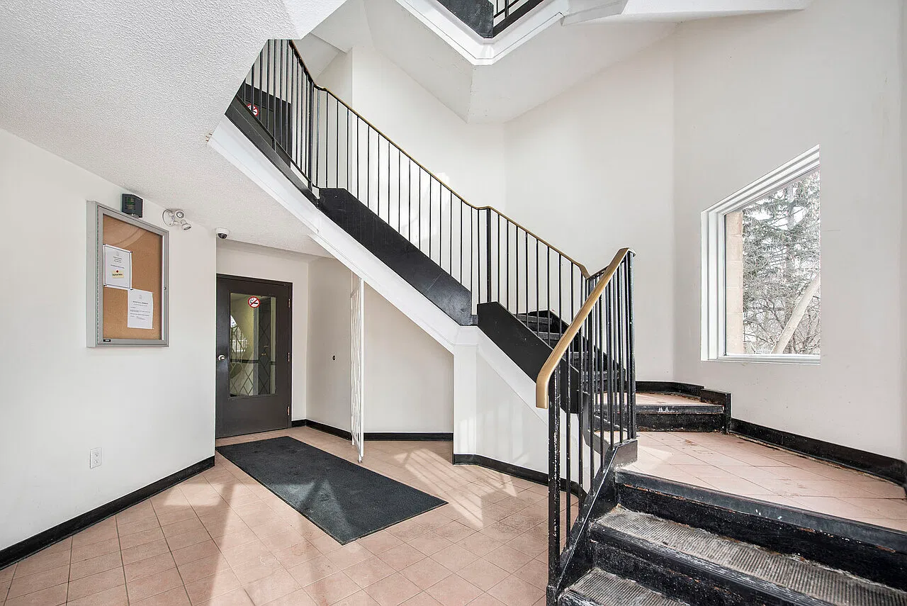 56 Donald St — Photo 3
